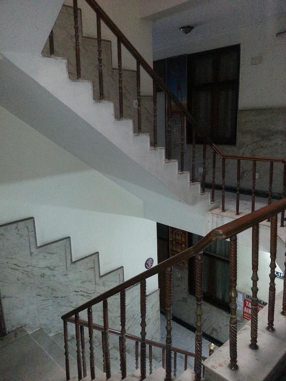Palace 2* New Delhi